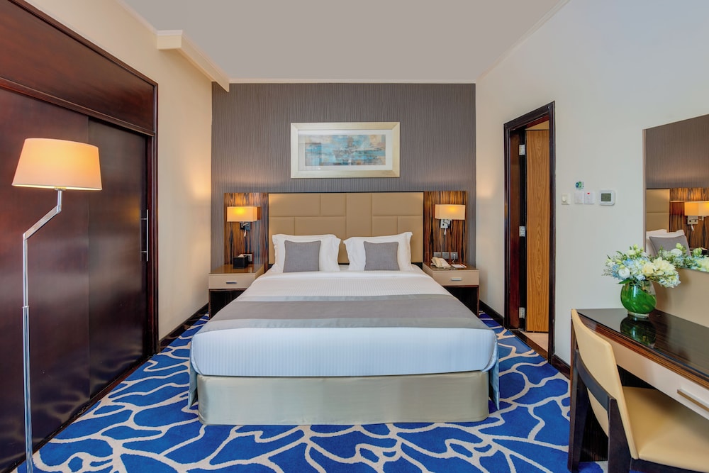 Hawthorn Suites by Wyndham Abu Dhabi City Center 10