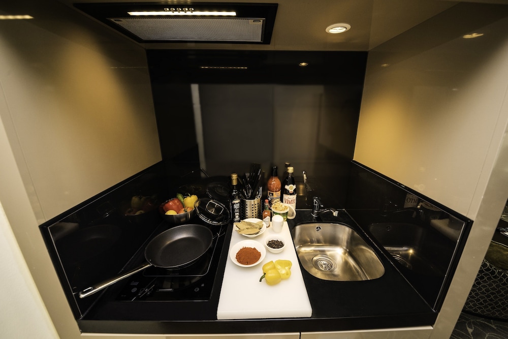 Hawthorn Suites by Wyndham Abu Dhabi City Center 15