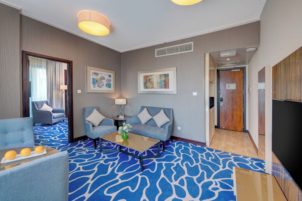 Hawthorn Suites by Wyndham Abu Dhabi City Center 9