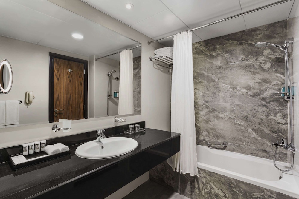 Hawthorn Suites by Wyndham Abu Dhabi City Center 18