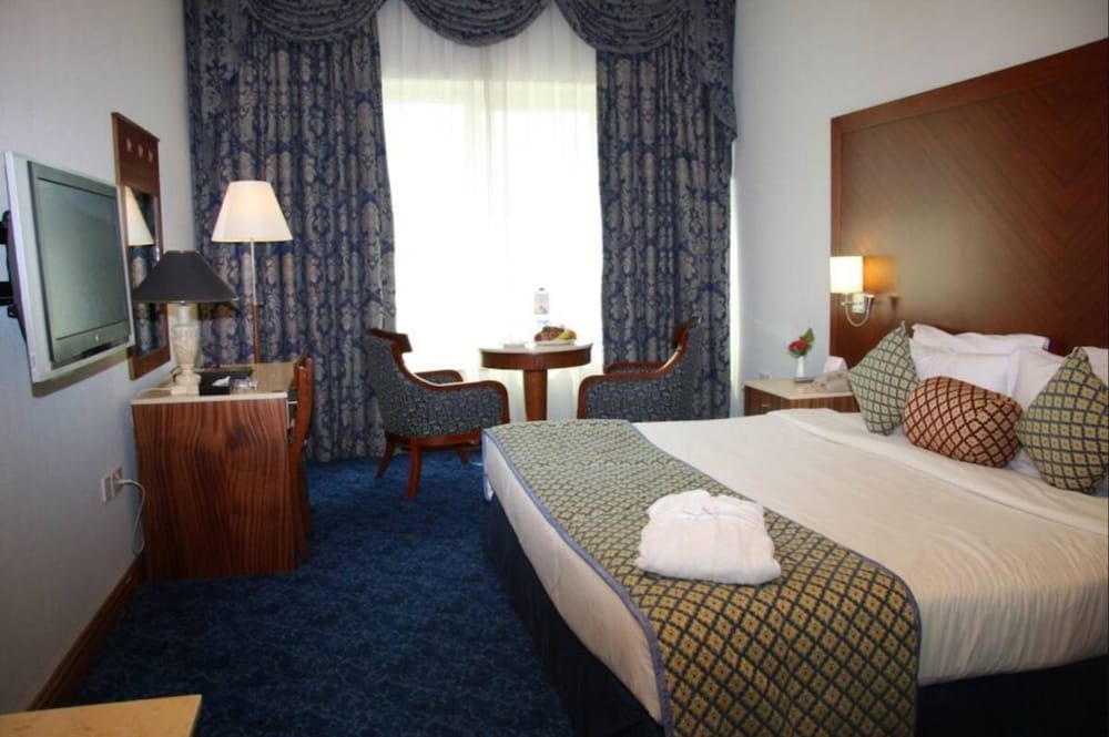 Regent Palace Hotel 14