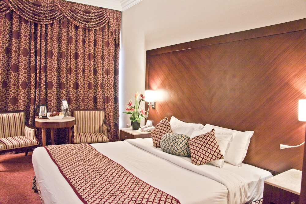 Regent Palace Hotel 12