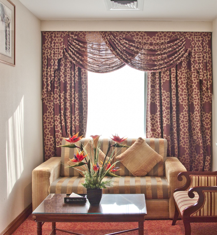 Regent Palace Hotel 17