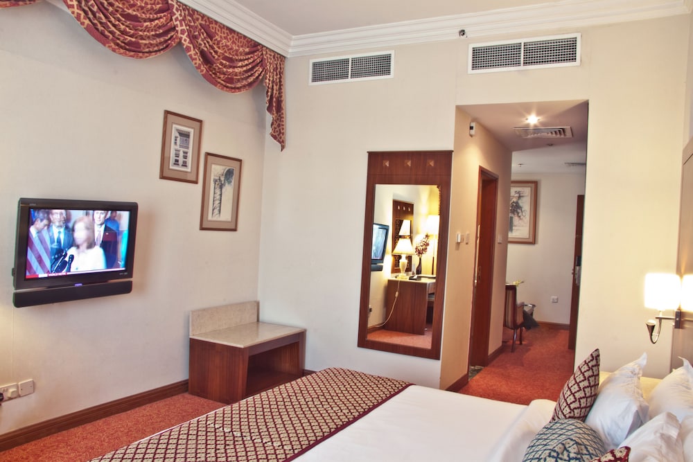 Regent Palace Hotel 10