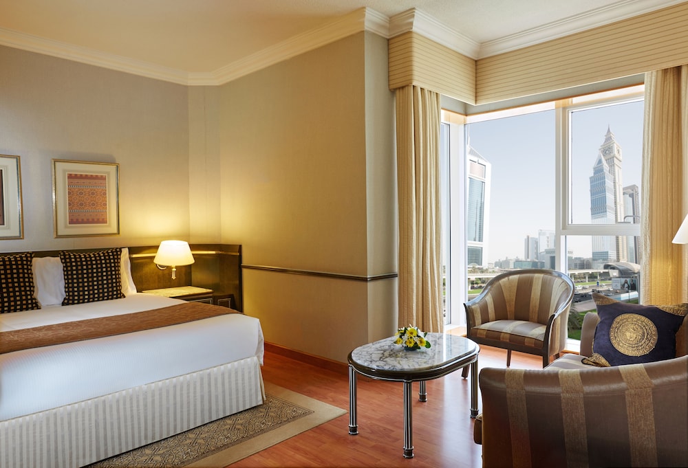 Millennium Plaza Downtown Hotel 8