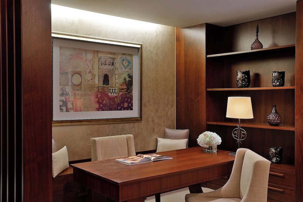 The Ritz-Carlton Dubai 21