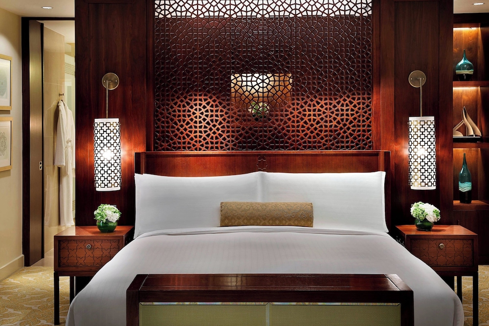 The Ritz-Carlton Dubai 19