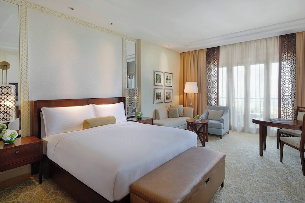 The Ritz-Carlton Dubai 12