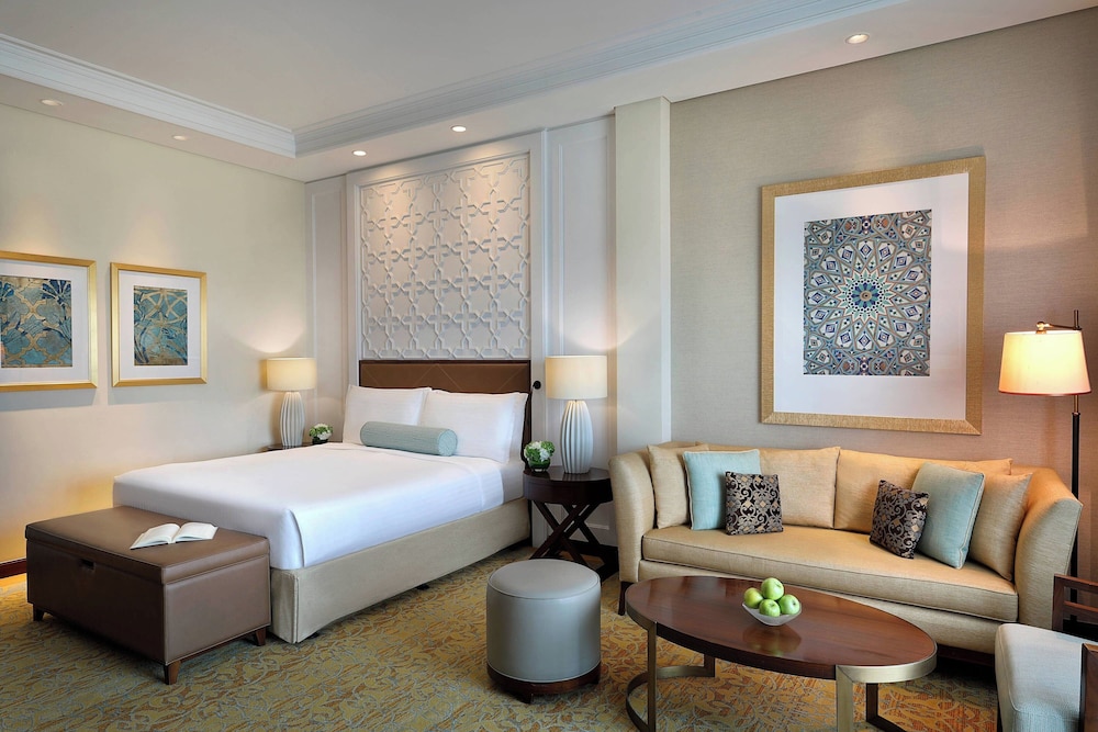 The Ritz-Carlton Dubai 10