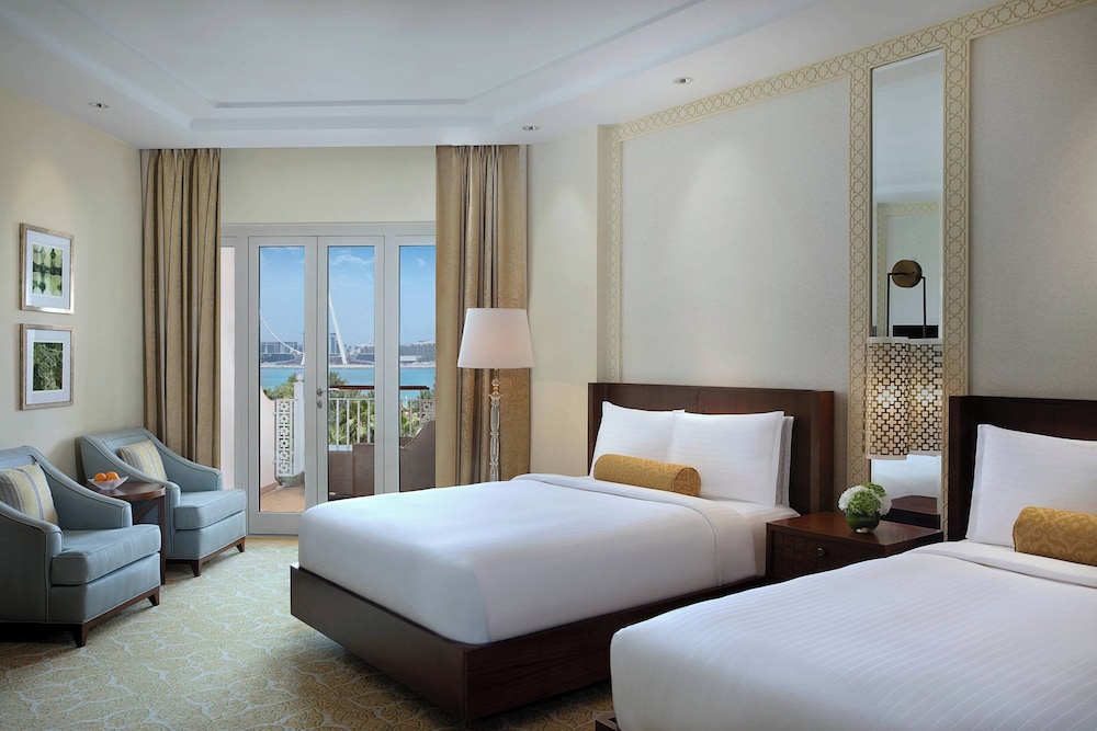 The Ritz-Carlton Dubai 14