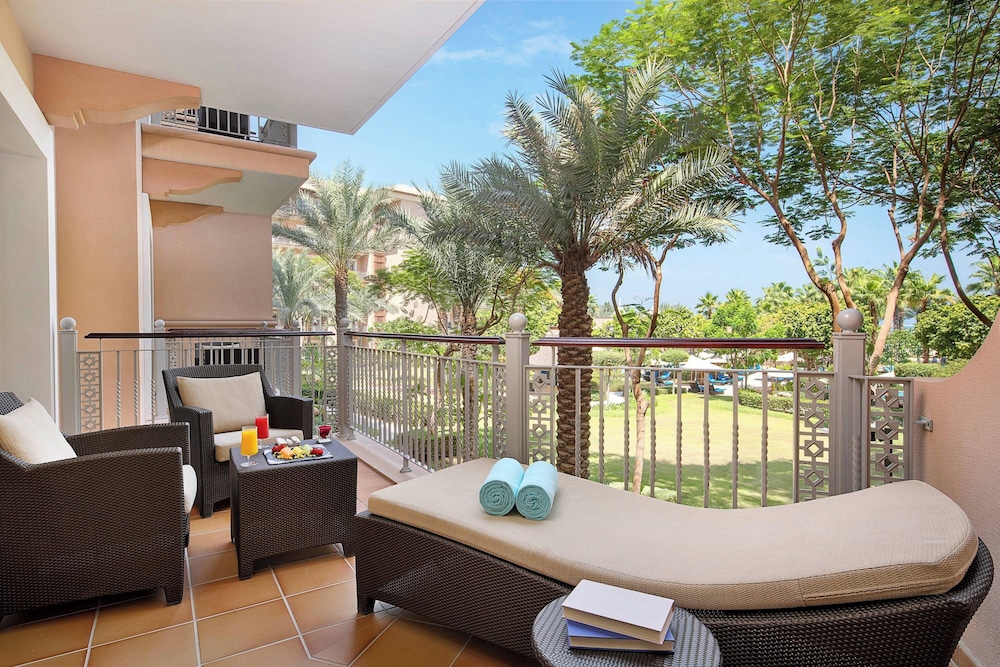 The Ritz-Carlton Dubai 23