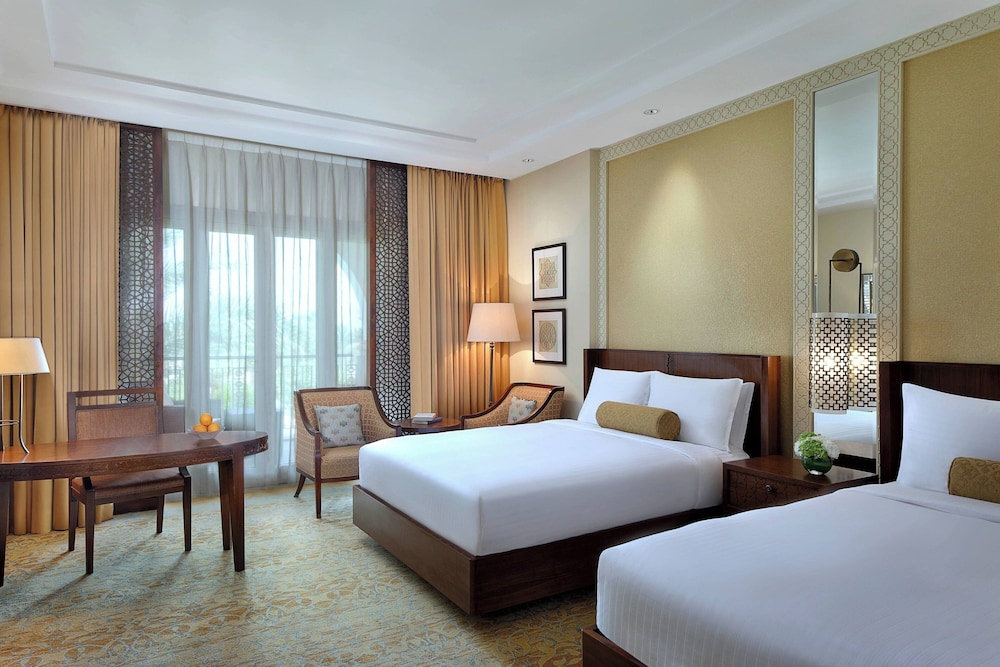 The Ritz-Carlton Dubai 15