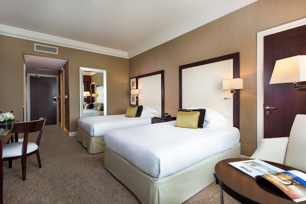 Mövenpick Dubai Grand Al Bustan 20