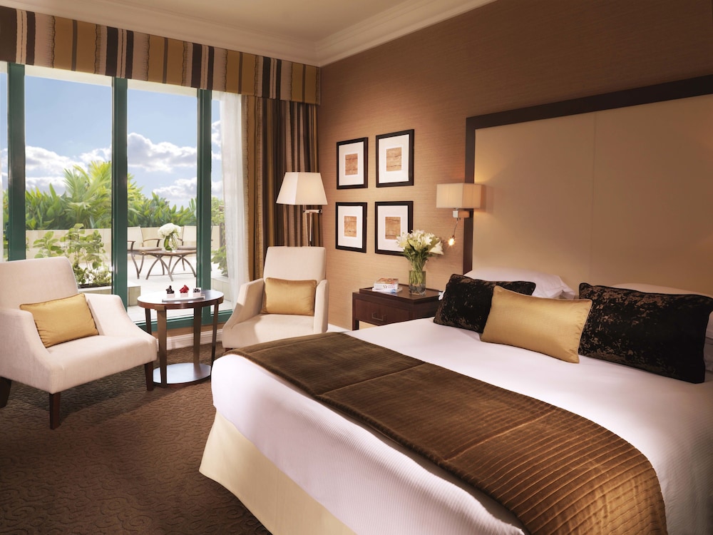 Mövenpick Dubai Grand Al Bustan 14