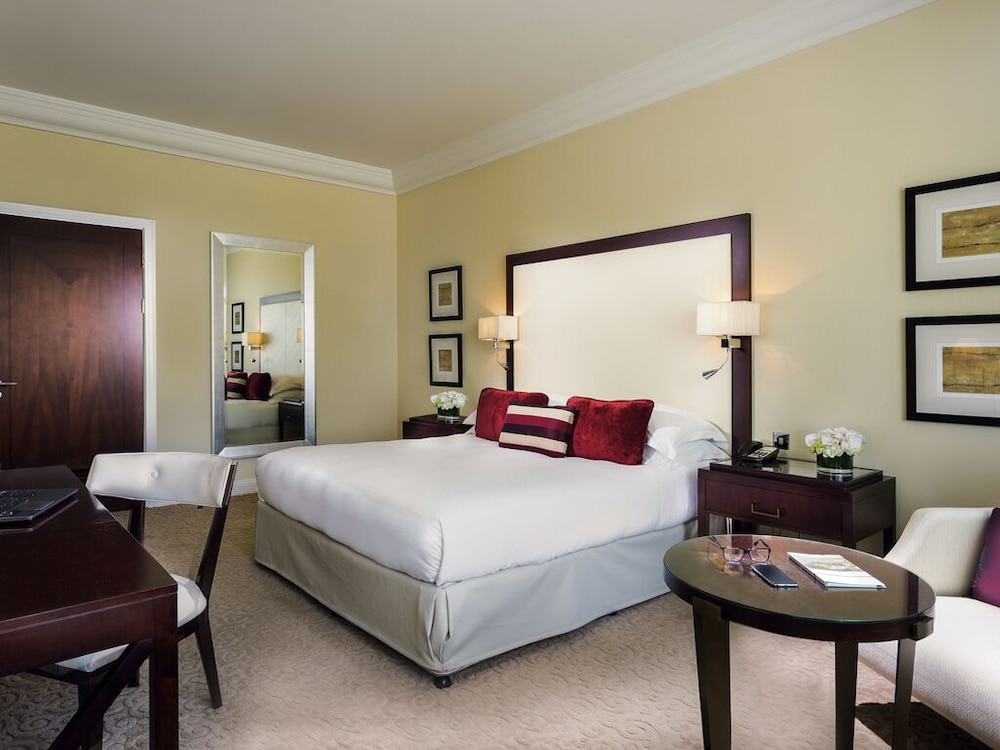 Mövenpick Dubai Grand Al Bustan 17