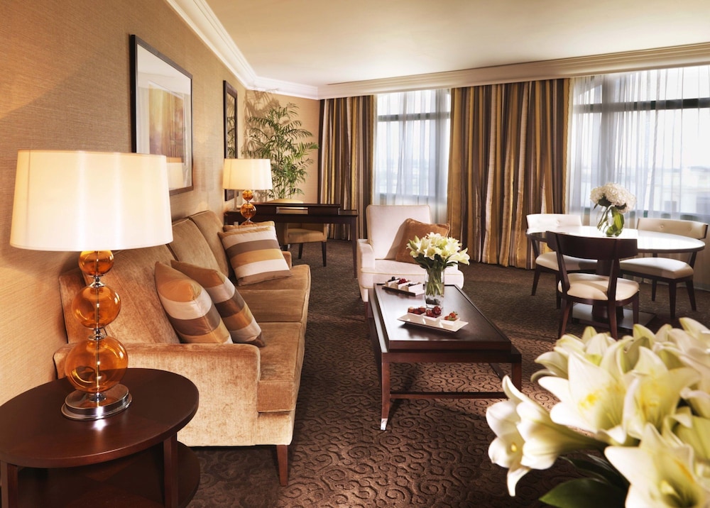 Mövenpick Dubai Grand Al Bustan 22