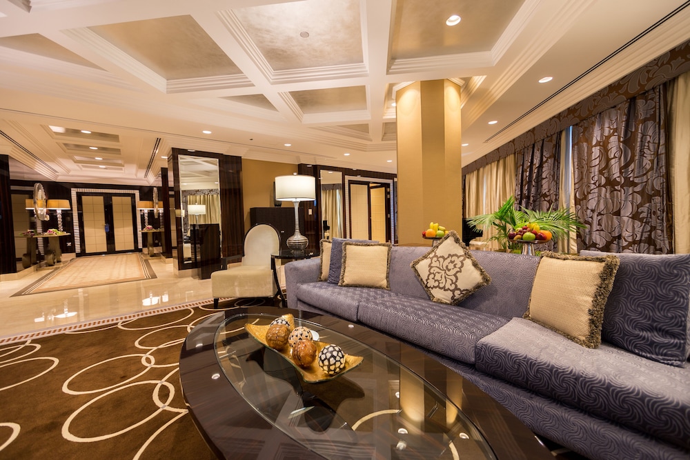Mövenpick Dubai Grand Al Bustan 24