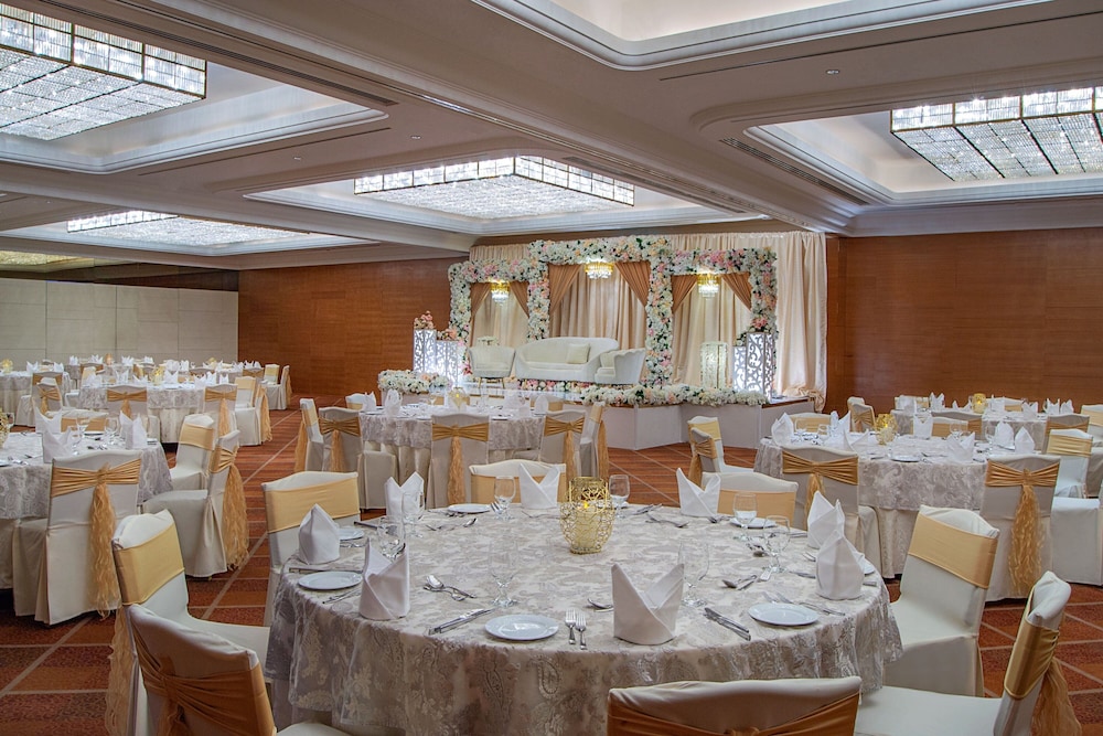 Sheraton Dubai Creek Hotel & Towers 7