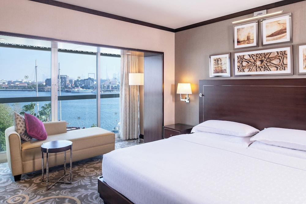 Sheraton Dubai Creek Hotel & Towers 12