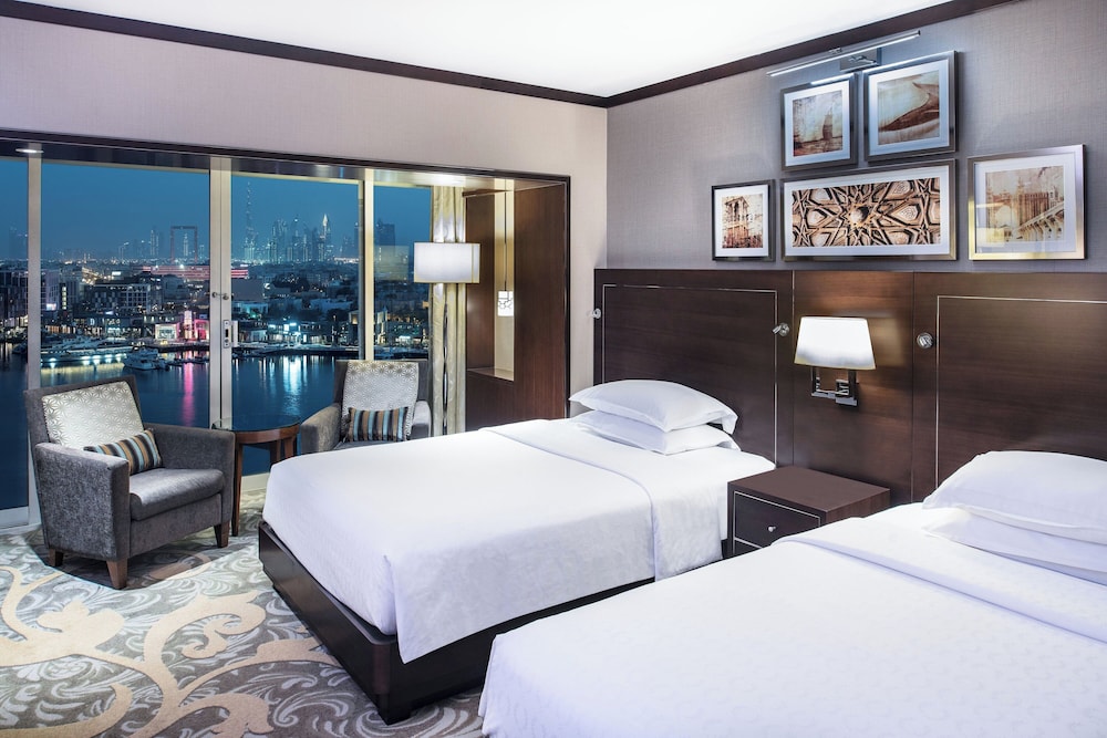 Sheraton Dubai Creek Hotel & Towers 10