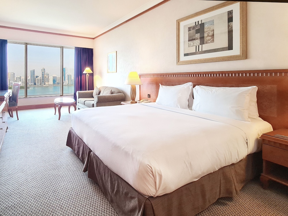 Corniche Hotel Sharjah 11
