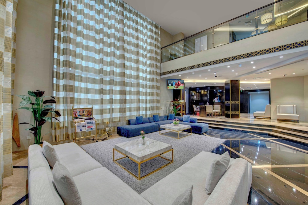 Lotus Grand Hotel 4