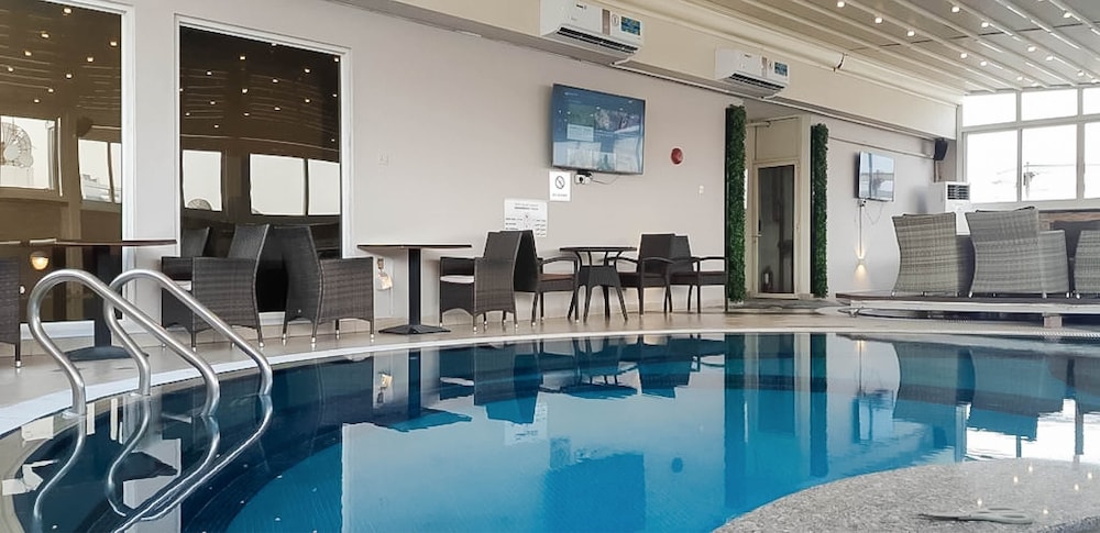 Lotus Grand Hotel 14