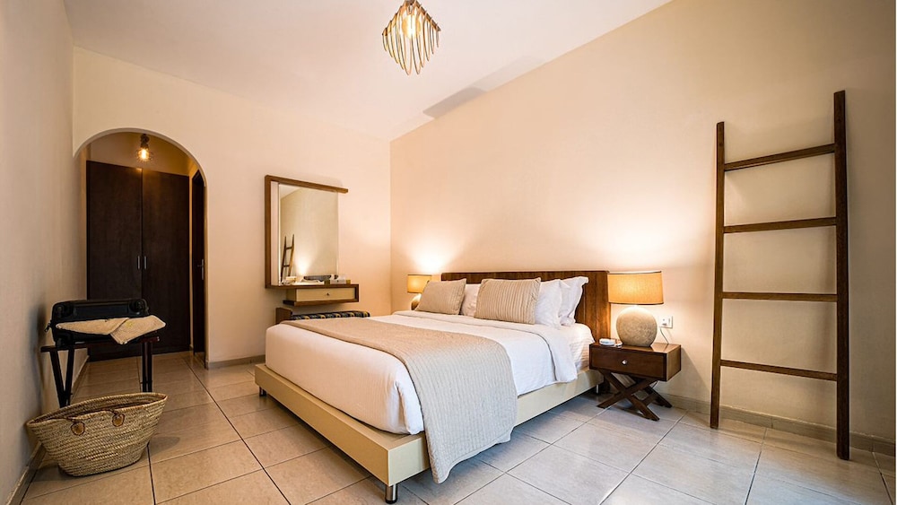 Umm Al Quwain Beach Hotel 17