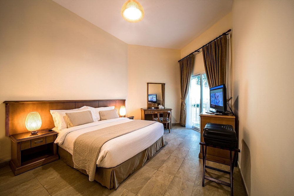 Umm Al Quwain Beach Hotel 5