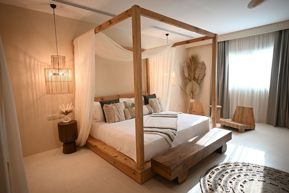 Umm Al Quwain Beach Hotel 8