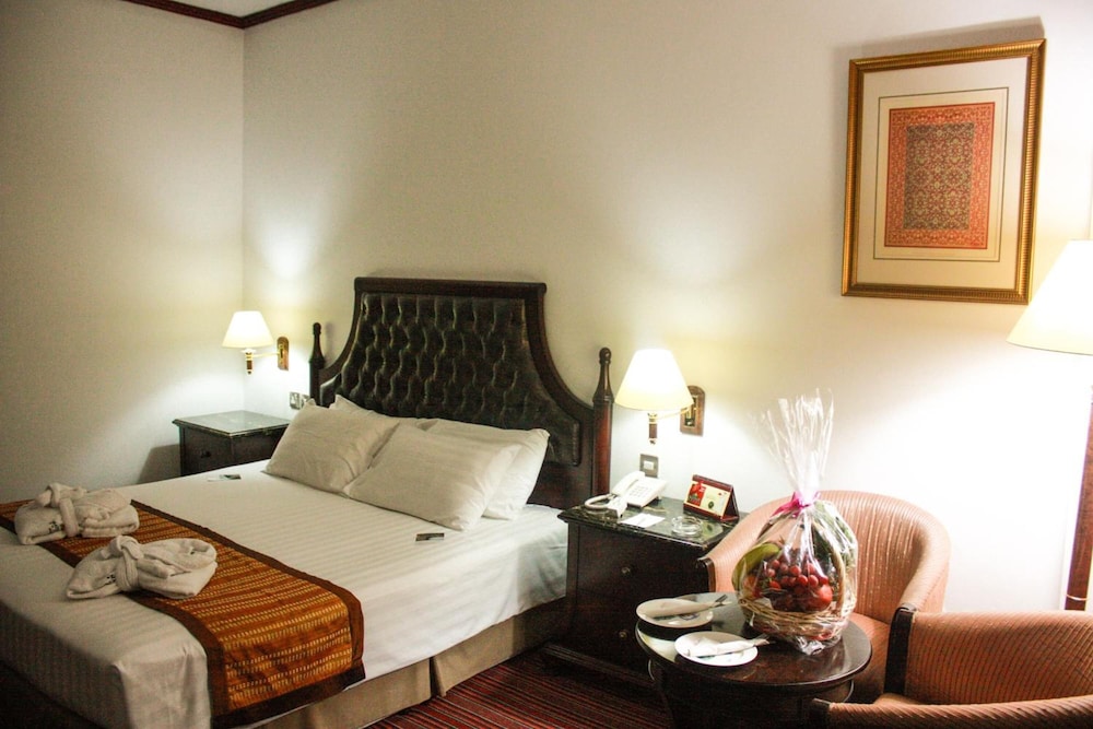 Knight Armour Hotel 6