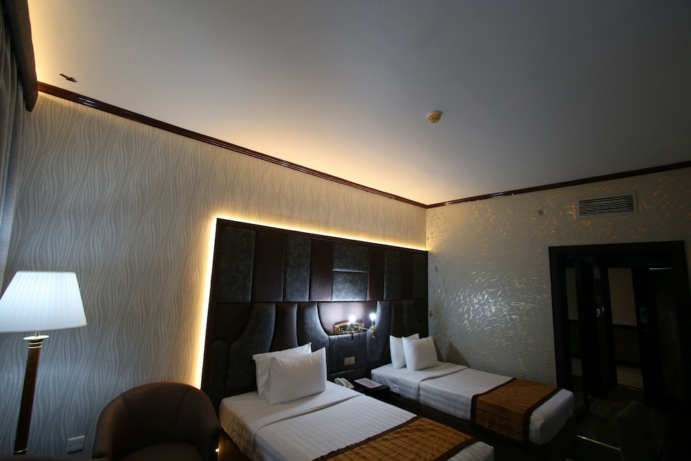 Knight Armour Hotel 11