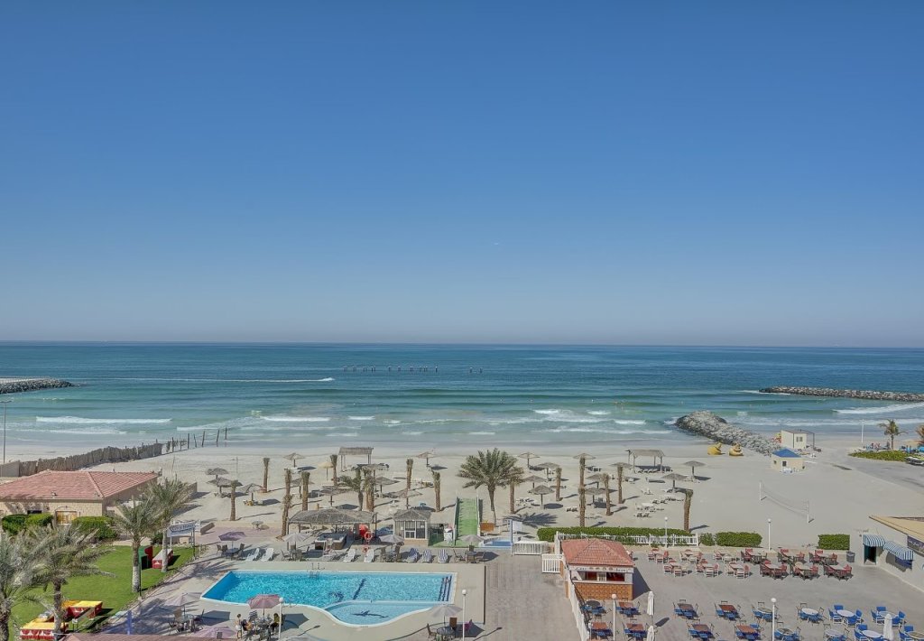 Ajman Beach Hotel 19