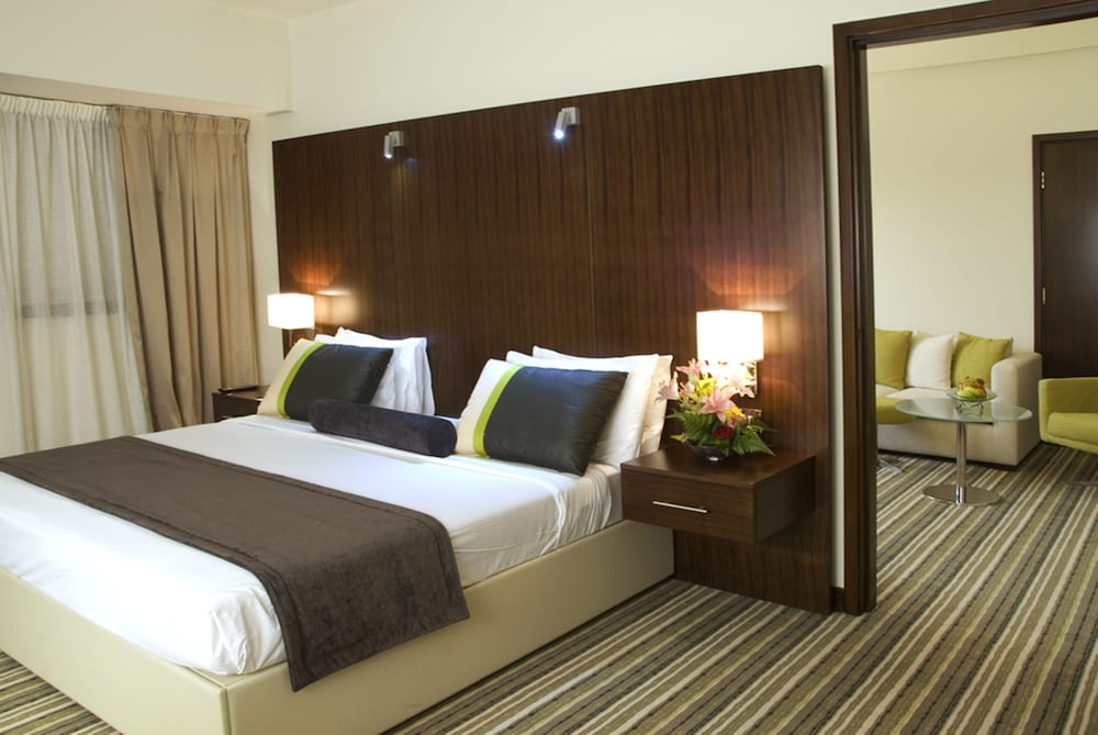 Aravi Hotel 9