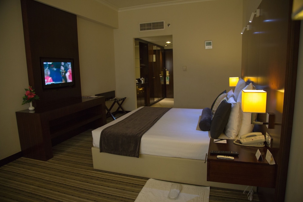 Aravi Hotel 19
