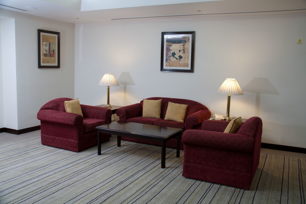 Aravi Hotel 6