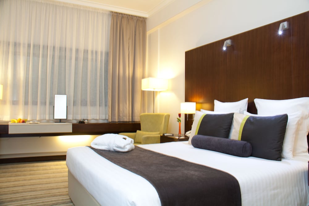 Aravi Hotel 8