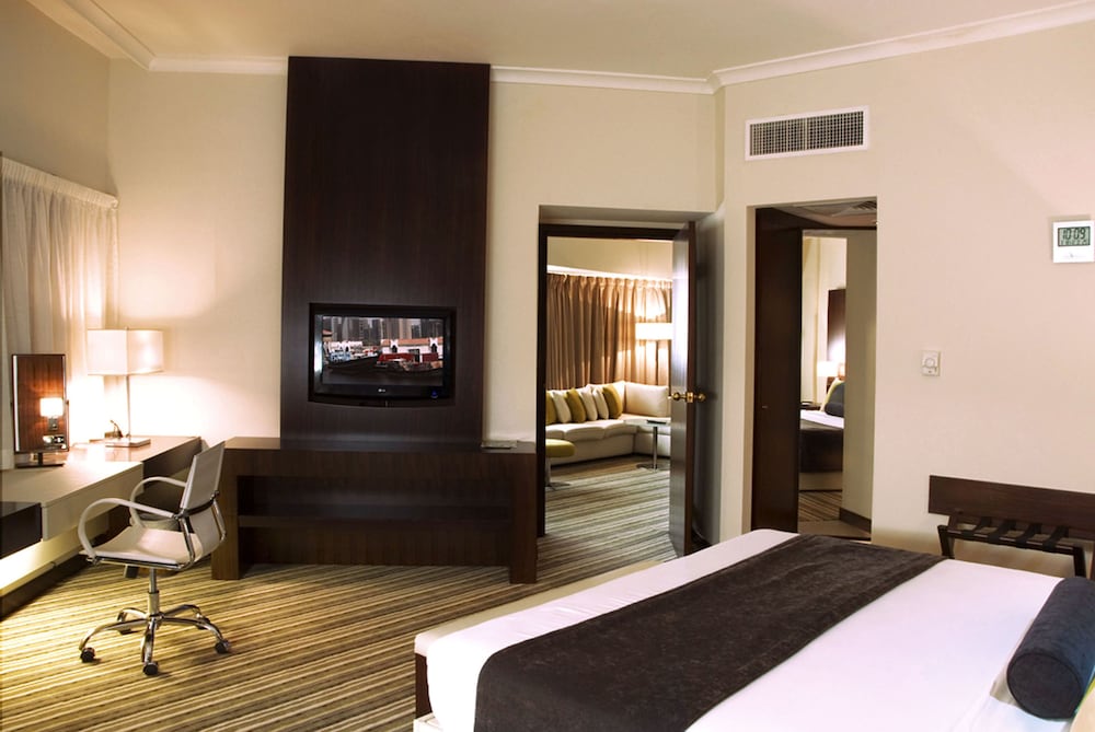 Aravi Hotel 10