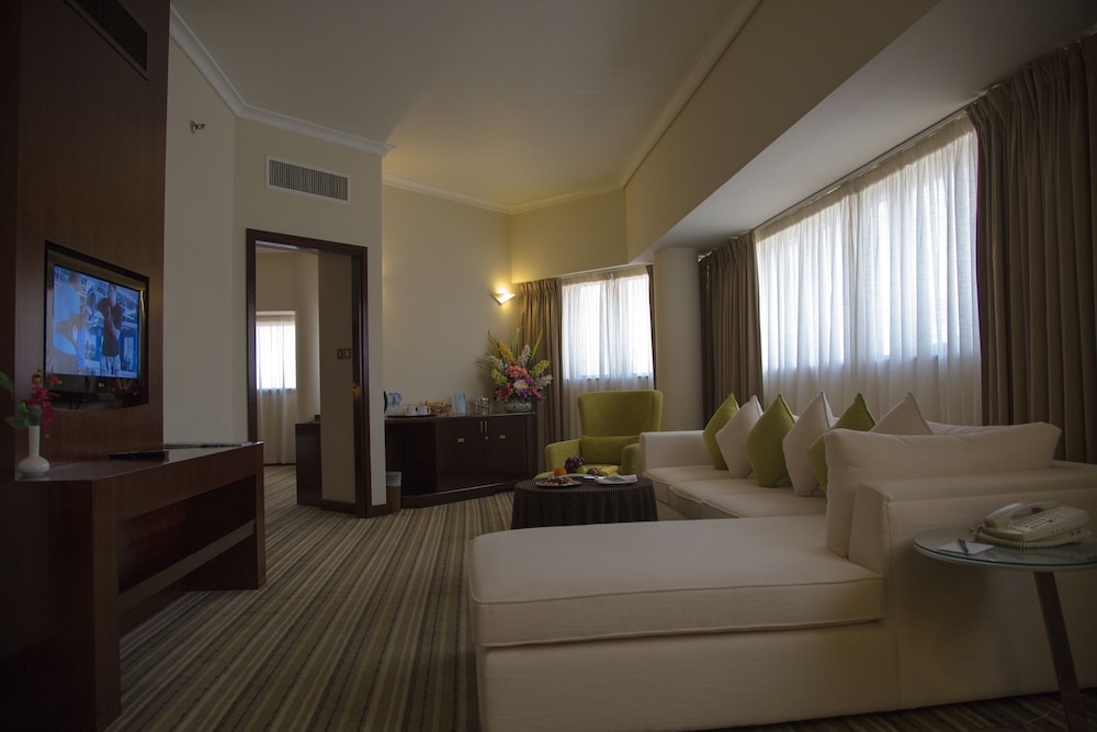 Aravi Hotel 21