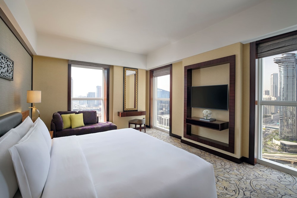 Dusit Thani Dubai 11