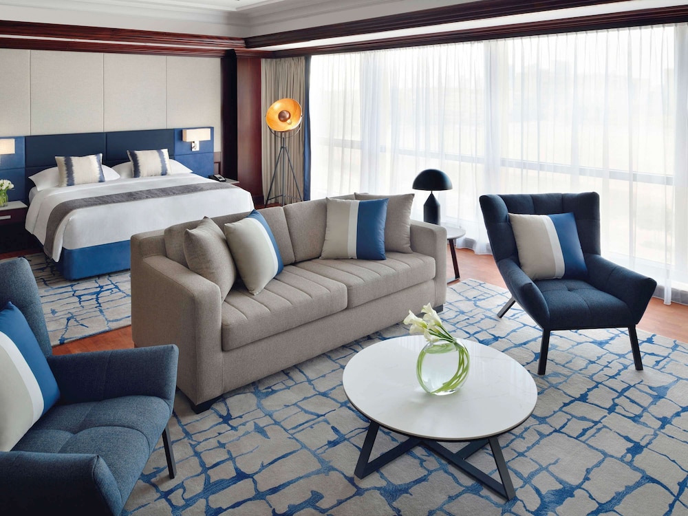 Mövenpick Hotel & Apartments Bur Dubai 16