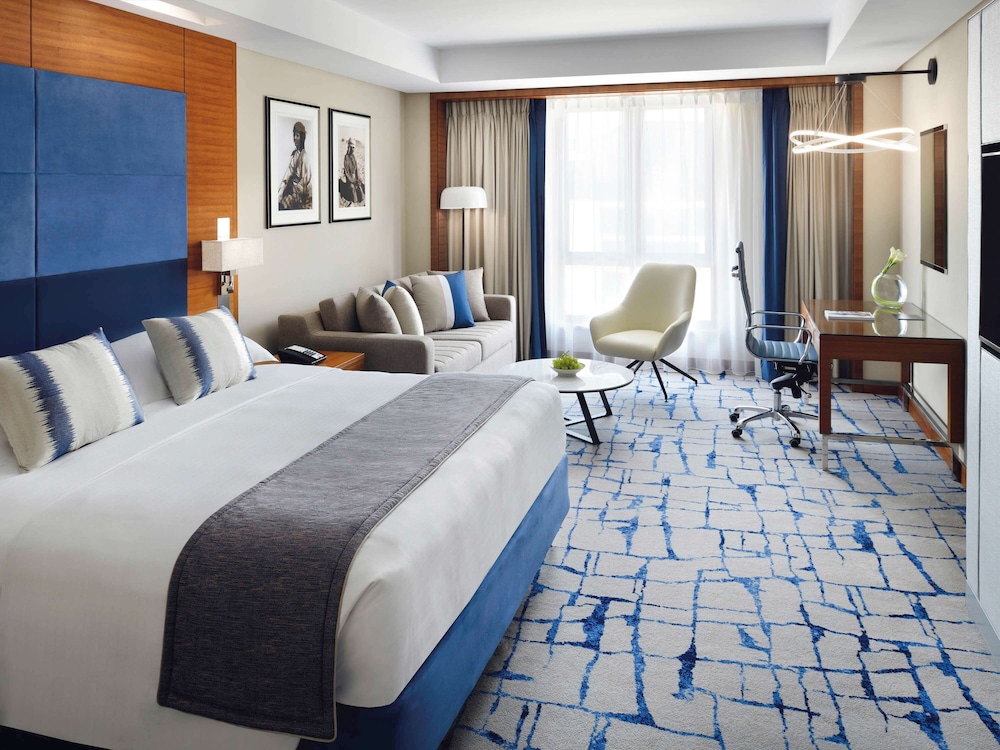 Mövenpick Hotel & Apartments Bur Dubai 10