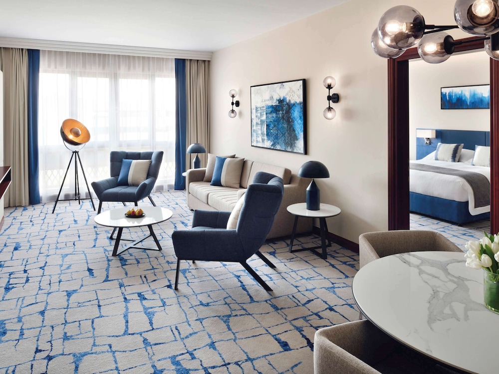 Mövenpick Hotel & Apartments Bur Dubai 24