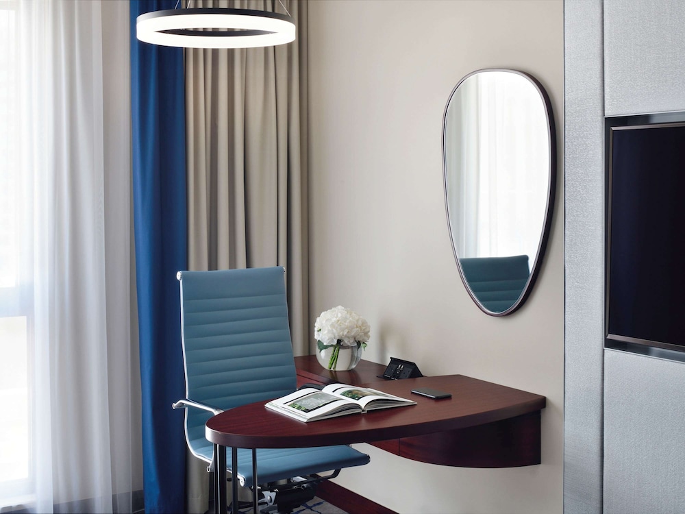 Mövenpick Hotel & Apartments Bur Dubai 19