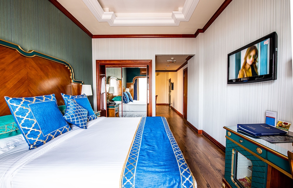 Riviera Hotel 23