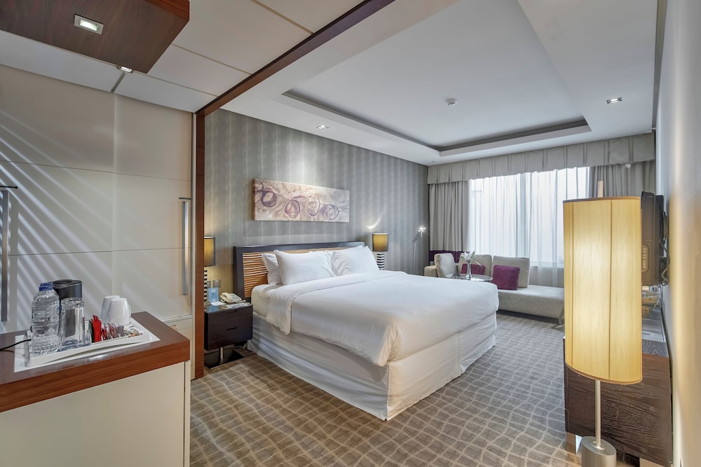Majestic Premier Hotel 12