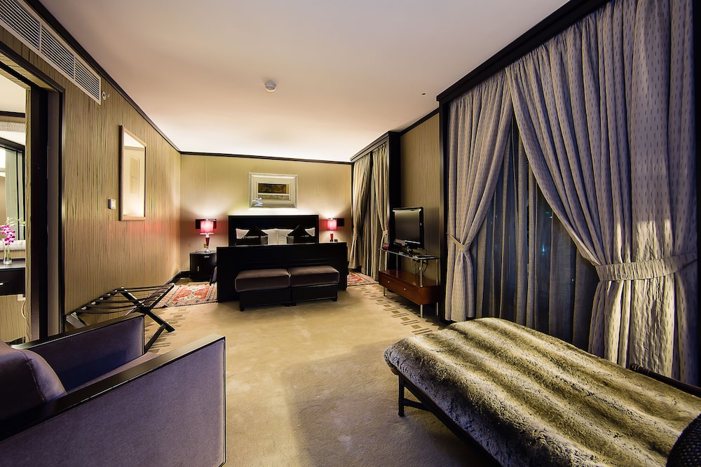Ramada Plaza by Wyndham Dubai Deira 10