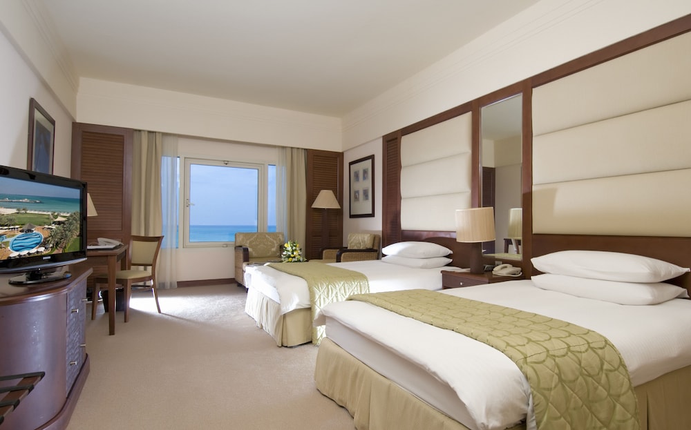 Danat Jebel Dhanna Resort 22