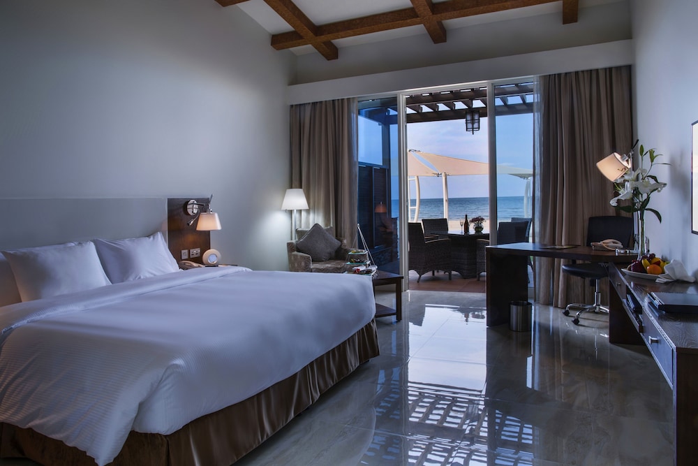 Danat Jebel Dhanna Resort 16