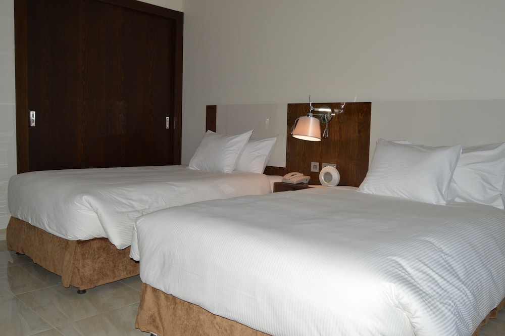Danat Jebel Dhanna Resort 9